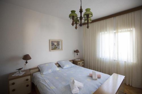Apartments by the sea Postira Brac - 12291 - image 4