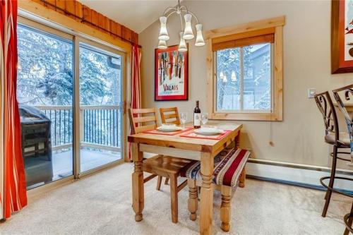 Timbernest Condo 2BDR Steps from Downtown Breck - image 9