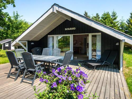  Three-Bedroom Holiday home in Ringkøbing 26 in Søndervig