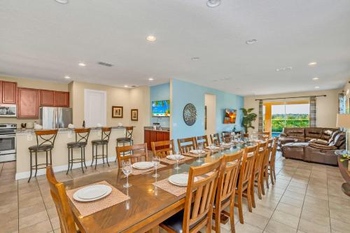 10BR Luxury Mansion - Family Resort - Private Pool Hot Tub and Games Room! - main image