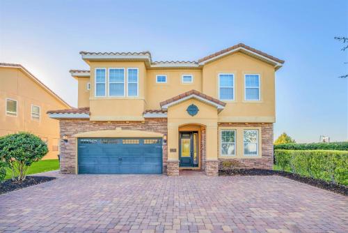 10BR Luxury Mansion - Family Resort - Private Pool Hot Tub and Games Room! - image 2