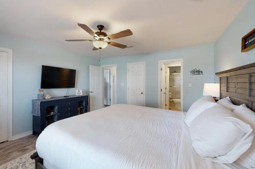 Destin Sands - image 9