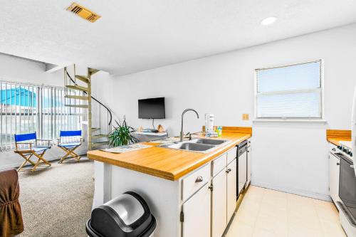 Tradewinds Unit #2 - image 6