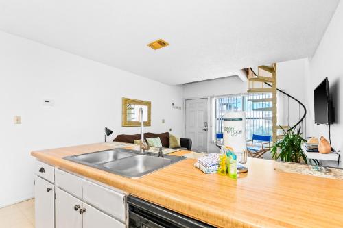 Tradewinds Unit #2 - image 7