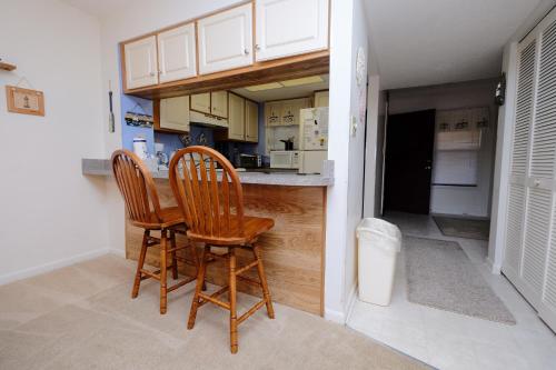 Dunes Point F13 2BR 2BA Condo short walk to beach - image 2