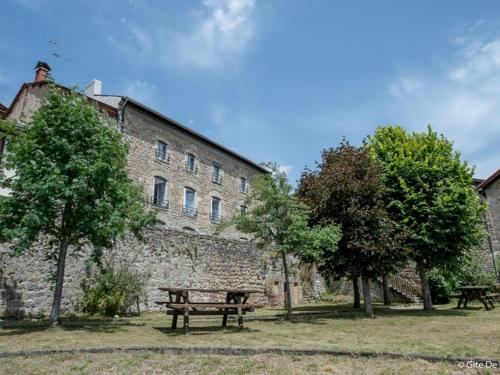 . Appartement Viverols, 4 pièces, 4 personnes - FR-1-630-72
