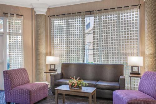 La Quinta Inn & Suites by Wyndham Miami Airport West in Doral