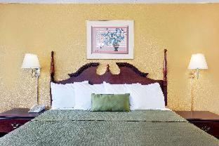 Travelodge by Wyndham Chambersburg
