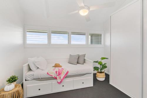 Castaway Cove Beachfront Luxury by Stay Noosa