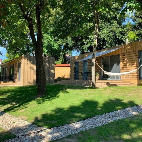 2 bedrooms, 3 beds