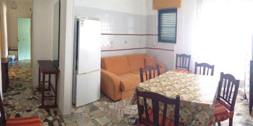 2 bedrooms, 5 beds