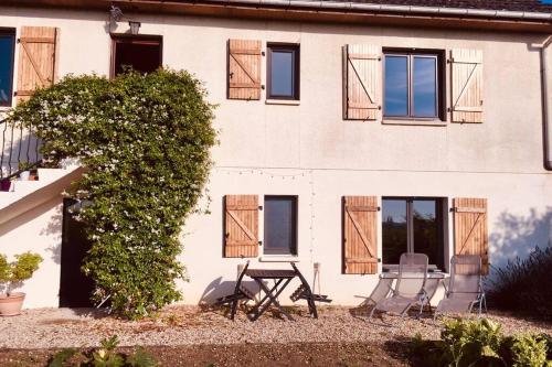 Appartement avec vue sur les vignes à Gevrey (Appartement avec vue sur les vignes a Gevrey) in Жеврі-Шамбертон