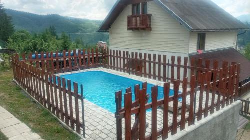Біля лісу Апартименти з трьома спальнями, Slavske