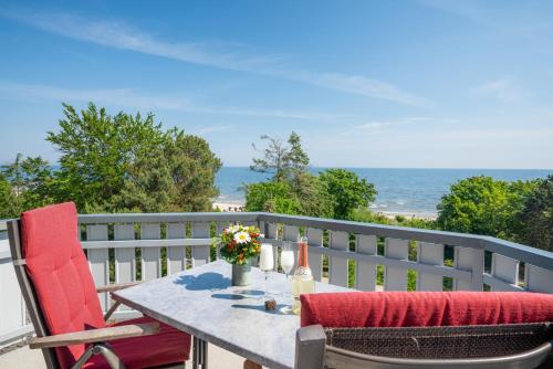 Apartment with Sea View image 10