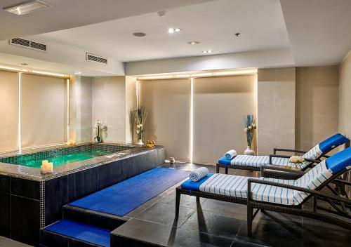 Spa, Ramada Hotel & Suites By Wyndham Dubai JBR in Dubai