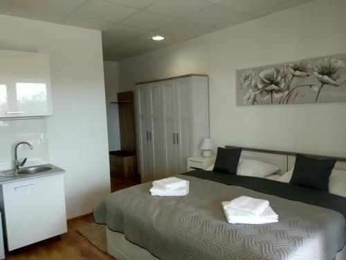 1 queen bed