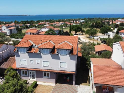  Apartments Jozić in Peroj