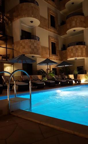 Swimming pool, Golden Sea Hotel in Obhur