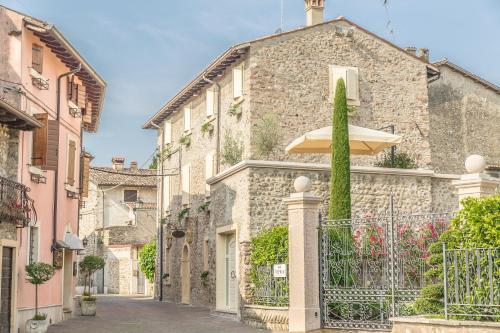  Maison Resola - Rooms & Breakfast in Valeggio sul Mincio