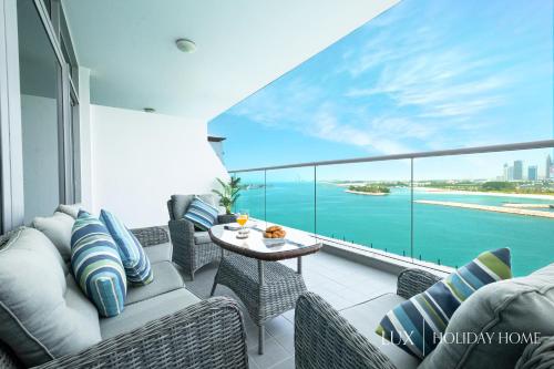 LUX Opulent Island Suite 6 Burj View