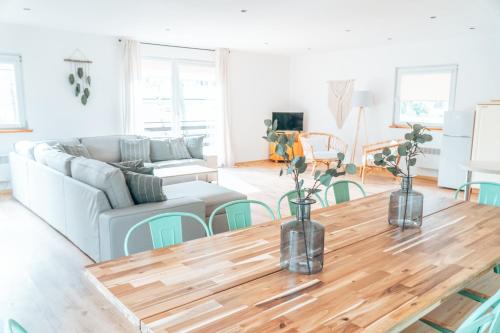 5 bedrooms, 8 beds