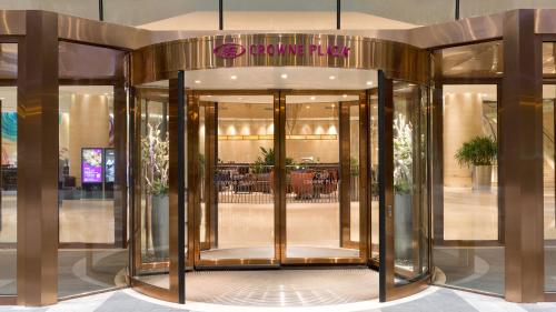 307607509 Crowne Plaza Wuxi Taihu by IHG