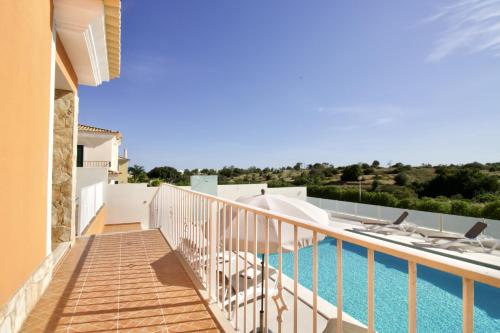 Balcony/terrace, Villa Rosa - with private pool near Aqualand Algarve