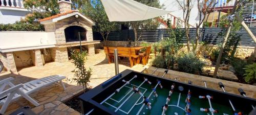  Cozy Garden Vir, Unterkunft in Vir