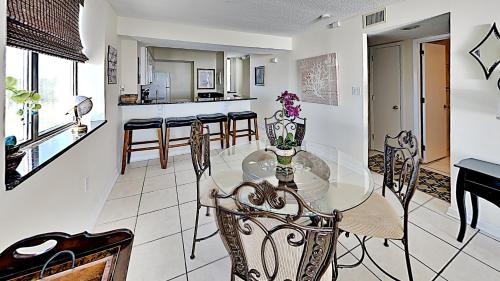 Sands Beach 714 2BR 2BA Oceanfront Condo near popular Shore Drive - image 7
