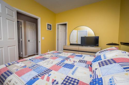 Pelican Manor C 4BR 4BA 2nd Row Condo - image 7