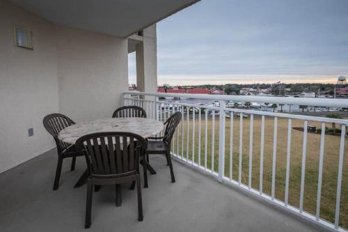 Barefoot Yacht Club Tower 1 504 4BR Condo - image 11