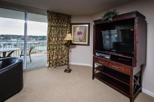 Barefoot Yacht Club Tower 1 504 4BR Condo - image 12