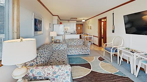 APATB IV M217 2BR 2BA Ocean View Condo near popular Shore Drive - image 7