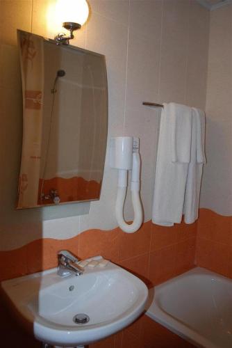 Italia Hotel - image 3