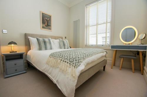 Picture of Sillwood Apartment - Central- By Brighton Holiday Lets