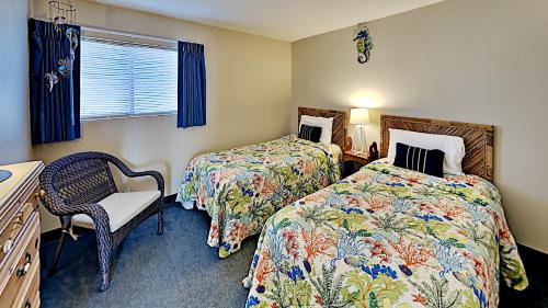 Sands Beach 324 2BR 2BA Oceanfront Condo near popular Shore Drive - image 9