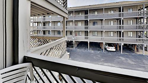 Shipwatch Pointe I A122 2BR 2BA 2nd Row Condo Ask about Monthly Rentals - image 2