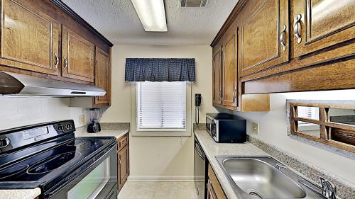 Shipwatch Pointe II L105 2BR 2BA 2nd Row Condo near popular Shore Drive - image 9