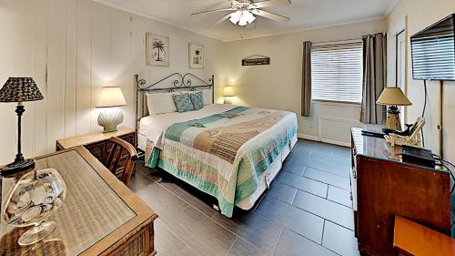 APATB IV M113 2BR 2BA Ocean View Condo near popular Shore Drive - main image