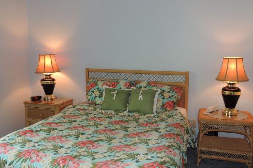 Summertree Village 8A 2BR 2BA Condo short walk to beach