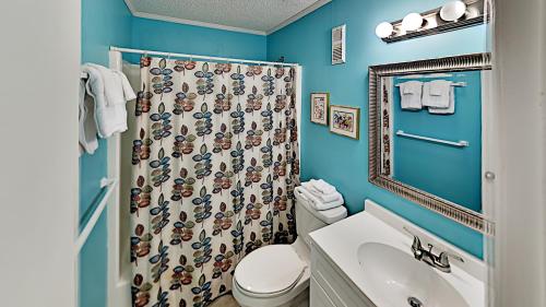 Pelicans Landing 215 3BR 2BA 2nd Row Condo near popular Shore Drive - image 2