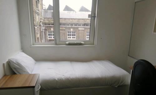 En Suite Rooms , GREENWICH - SK 