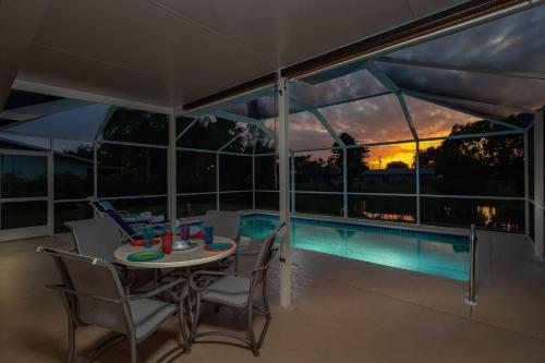 Bikini Bottom Bungalow - Heated Pool & Game Room - Roelens Vacations - image 12