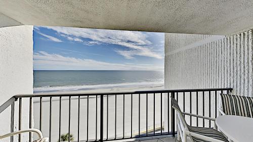 Brigadune 8E 2BR 2BA Oceanfront Condo near popular Shore Drive - image 4