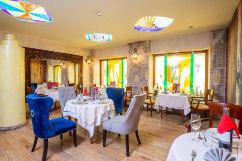 مطعم, Hotel Wenecki in شيستوشوا