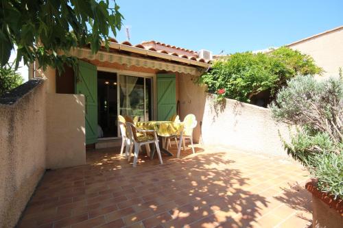 Maison de vacances, MAS DE LA PLAGE, clim, terrasse Sud dégagée 4 couchages, 200m de la mer, PORTIRAGNES PLAGE LRMP67