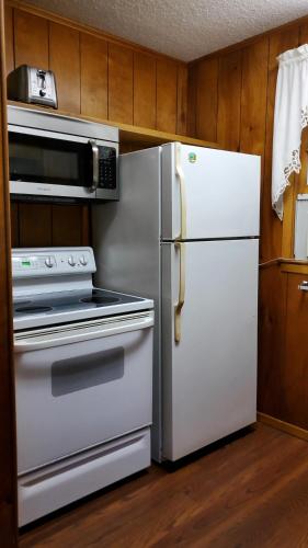 Cozy Creek Cottages - image 12