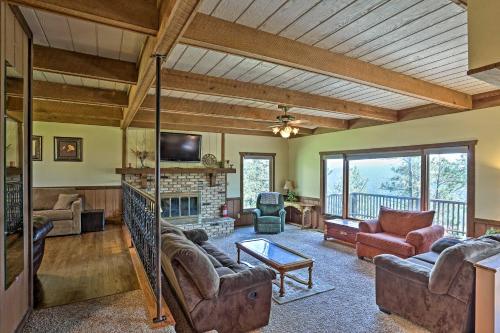 Rustic Black Hills Retreat with Expansive Views - image 2