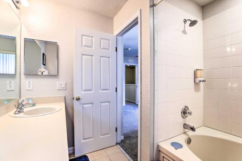 Gated Davenport Townhome about 11 Mi to Disney! - image 8