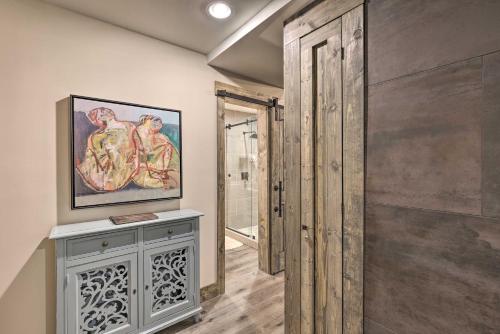 Evolve Luxurious Cabin with Porch and Pool Access! in Powderhorn Mountain, USA